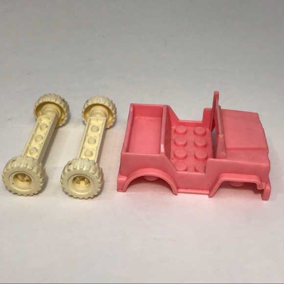 Vintage 1995 Mega Bloks Fantasy Shopping Avenue Playset Pink Replacement Jeep - Picture 6 of 8